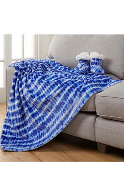 Warm+Cozy Blankets & Throws