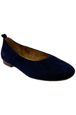 Born  Flats