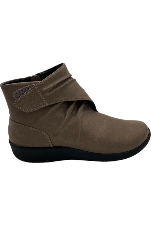 Cloudsteppers by clarks clearance ruched ankle boots