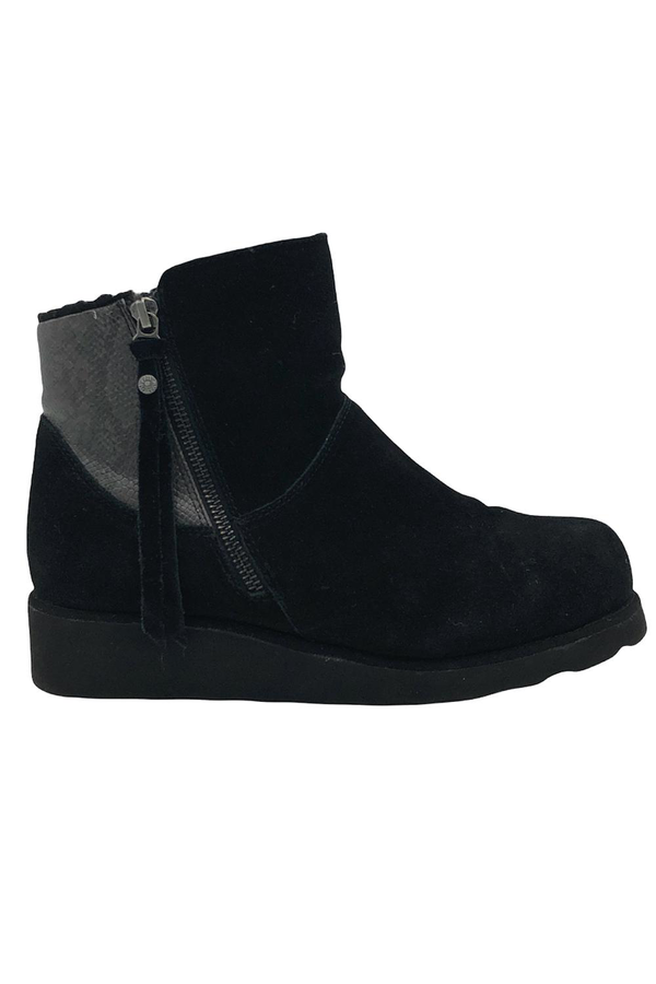 BEARPAW Megan Suede Sheepskin Bootie with NeverWet Black Jender