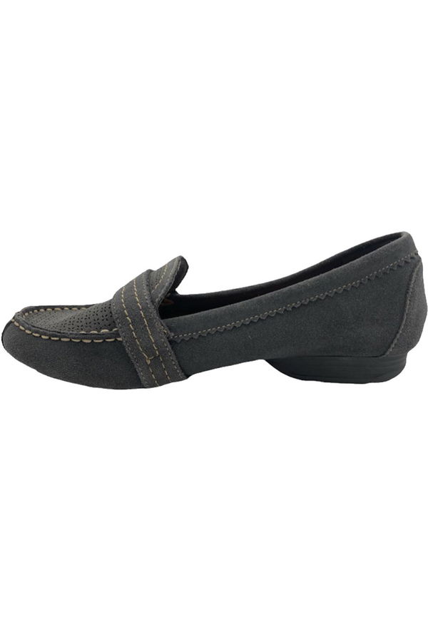 Baretraps store oakes moccasins