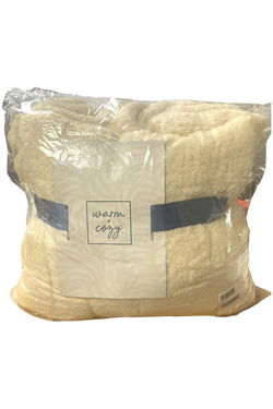 Warm+Cozy Blankets & Throws